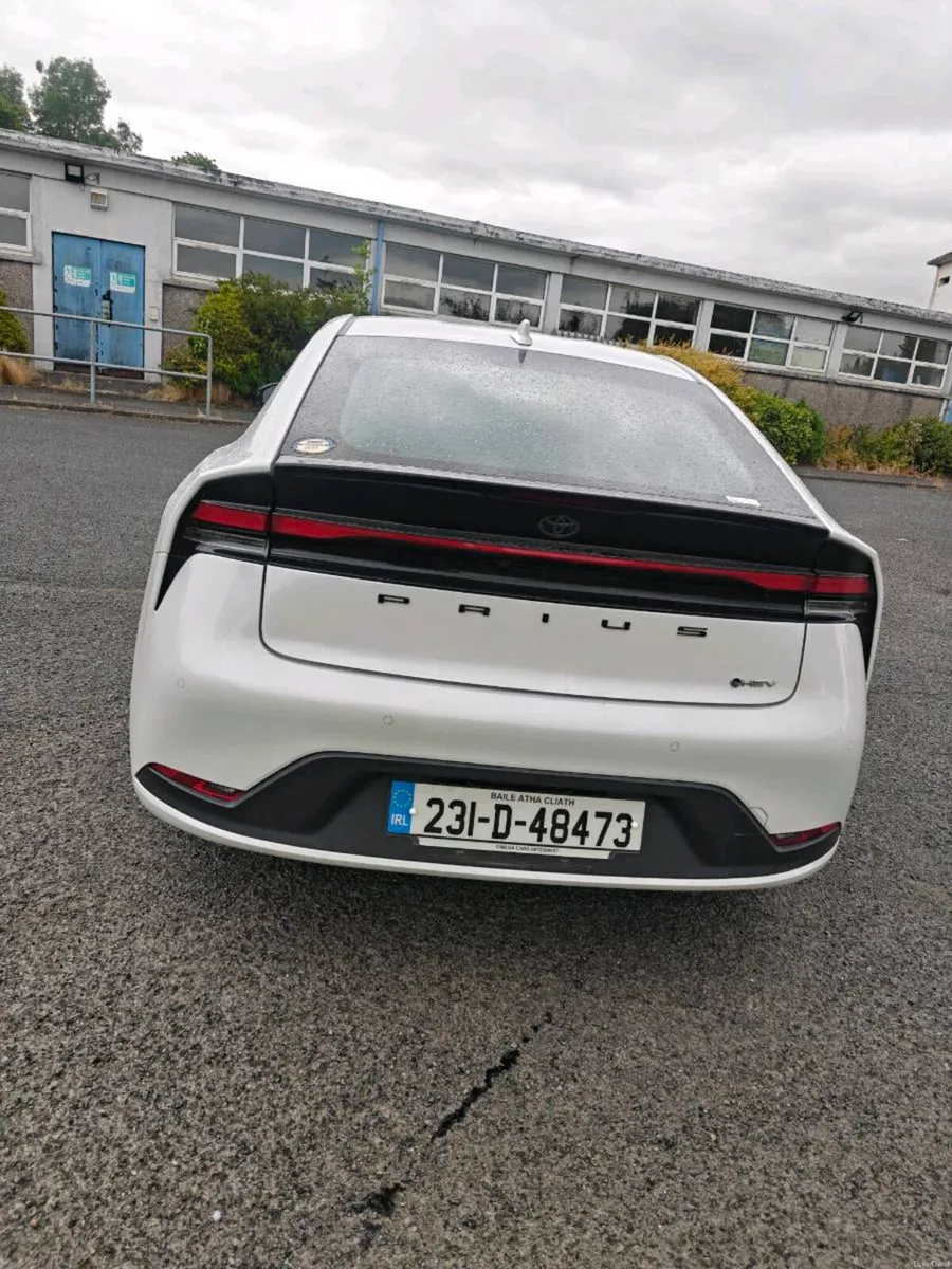 Toyota Prius - Image 4