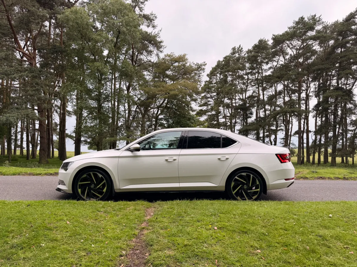 Skoda Superb 2016 2.0 TDI Style 150 BHP - Image 4