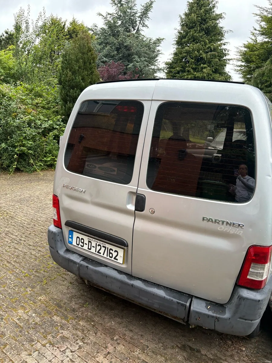 Car Peugeot Partner - Image 4