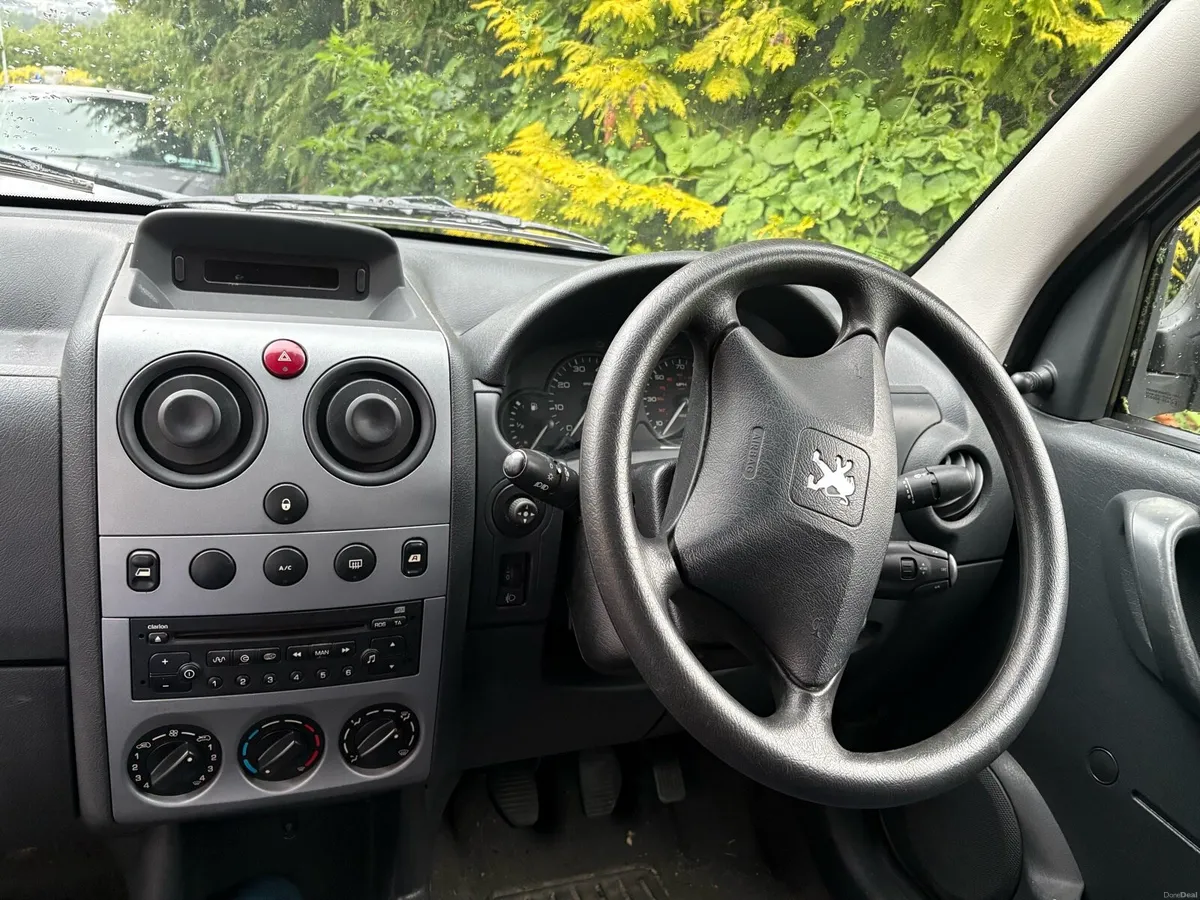 Car Peugeot Partner - Image 3