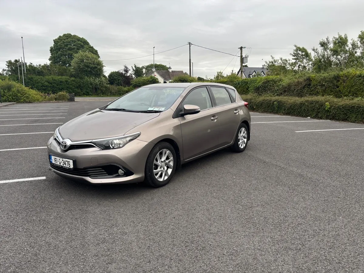 Toyota Auris 1.4 D4D - Image 1