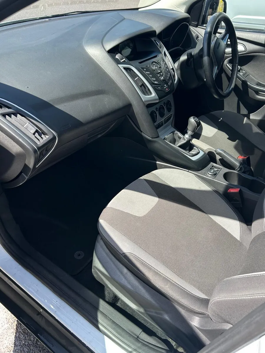 Ford Focus - Image 6