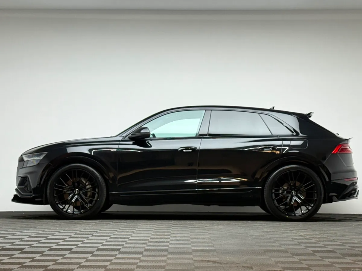 Audi Q8 BLACK ED S LINE 55 TFSI E QUATTRO - Image 4