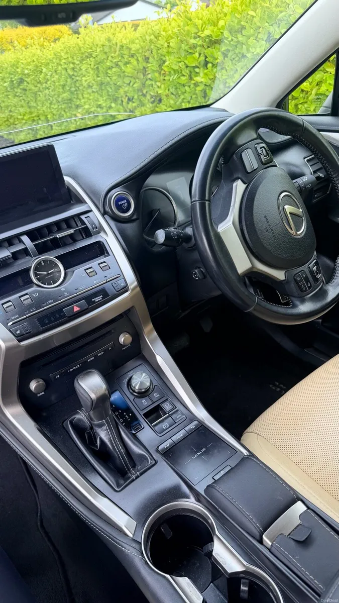 Lexus ah 300 - Image 4