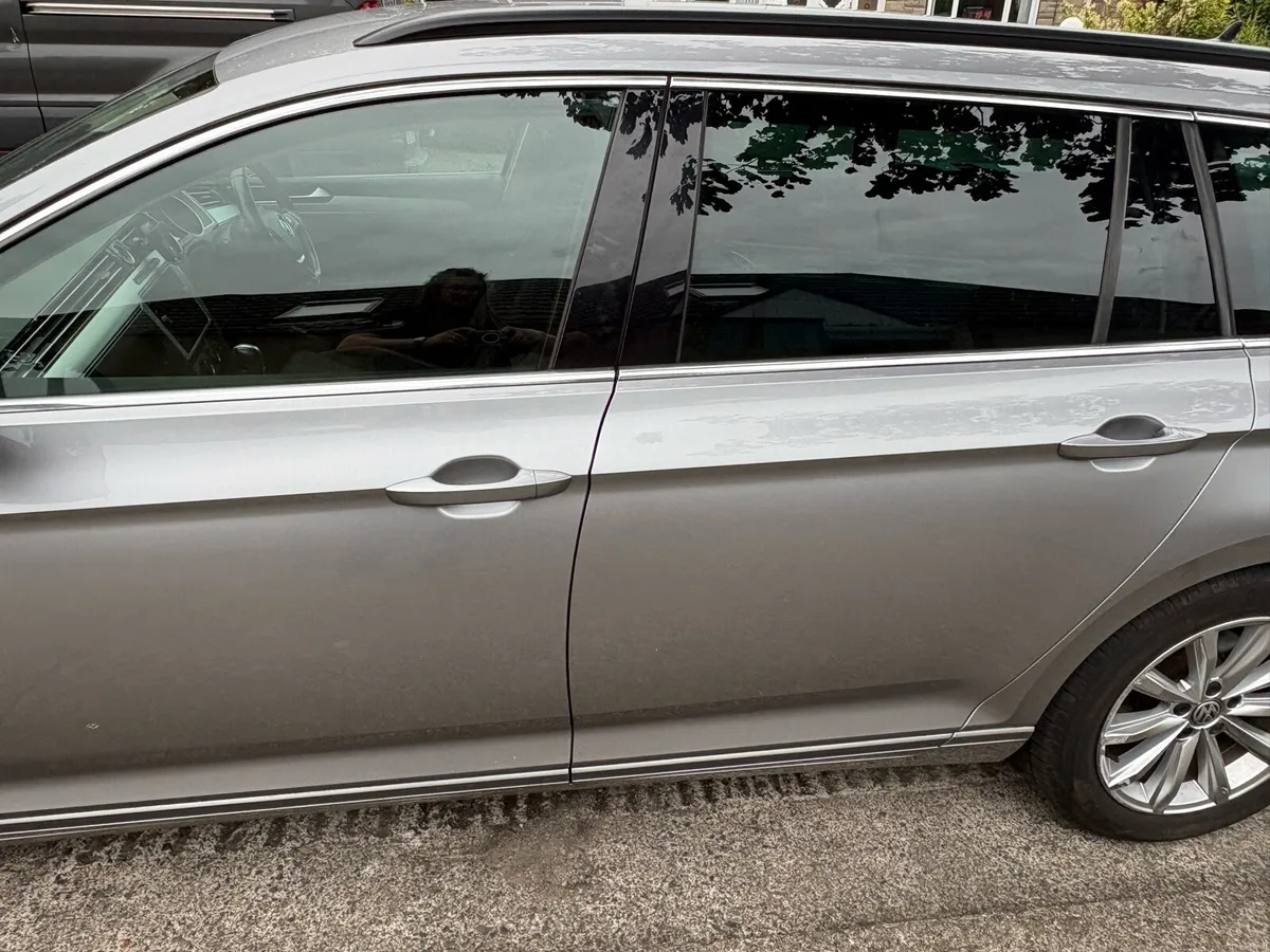 Volkswagen Passat 2.0  Diesel Automatic Estate - Image 4