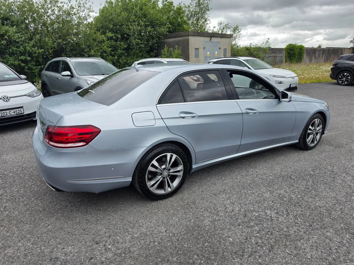 15 e220d - Image 3