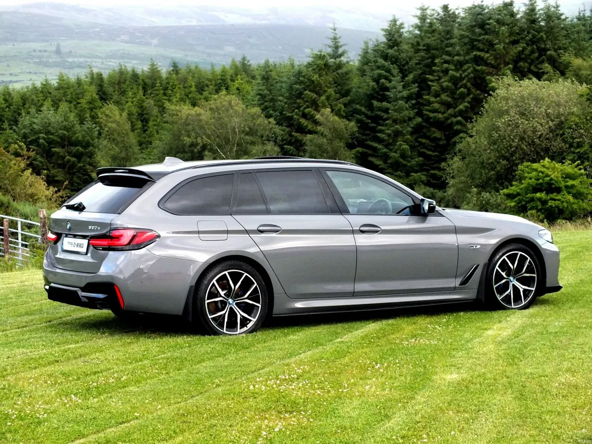 2022 BMW 530E M-Sport - Image 2