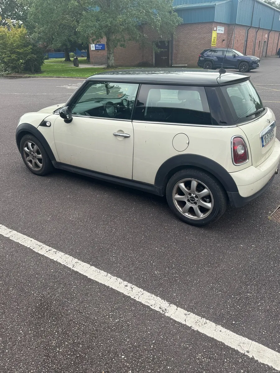 2010 Mini Cooper - Image 4