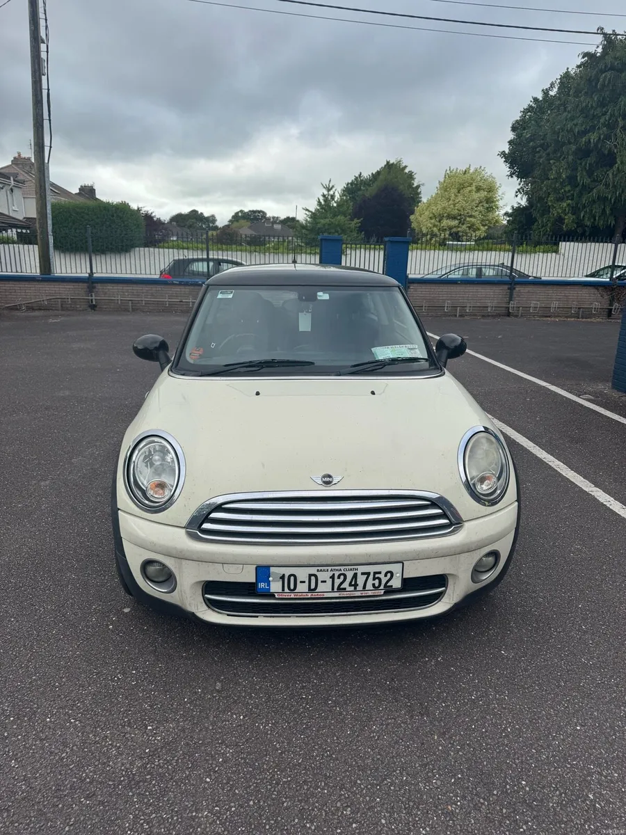 2010 Mini Cooper - Image 2