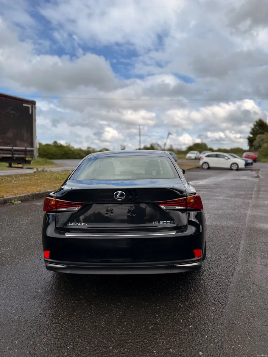 Lexus IS 300H (2018) 2.5L Petrol Hybrid - Image 6