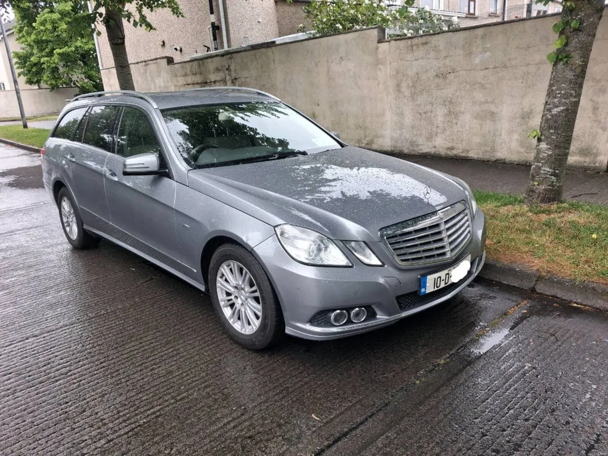 Mercedes E class 7 seater - Image 4