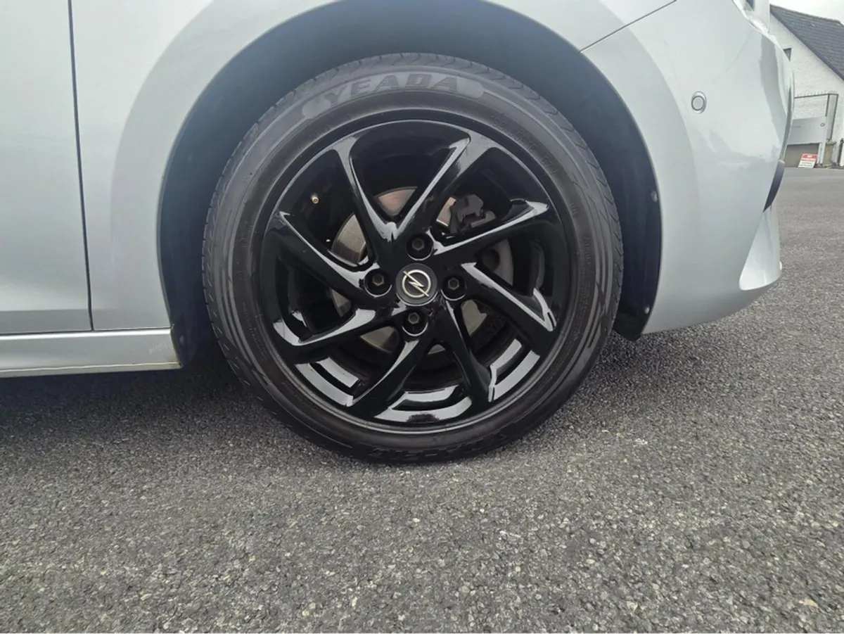 Opel Corsa SPORT 1.2 75PS-PET-5SP 4DR - Image 5