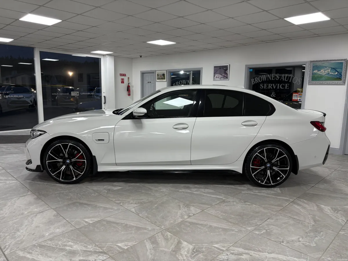 2023 BMW 3-Series 330E M-Sport LCI Automatic - Image 6