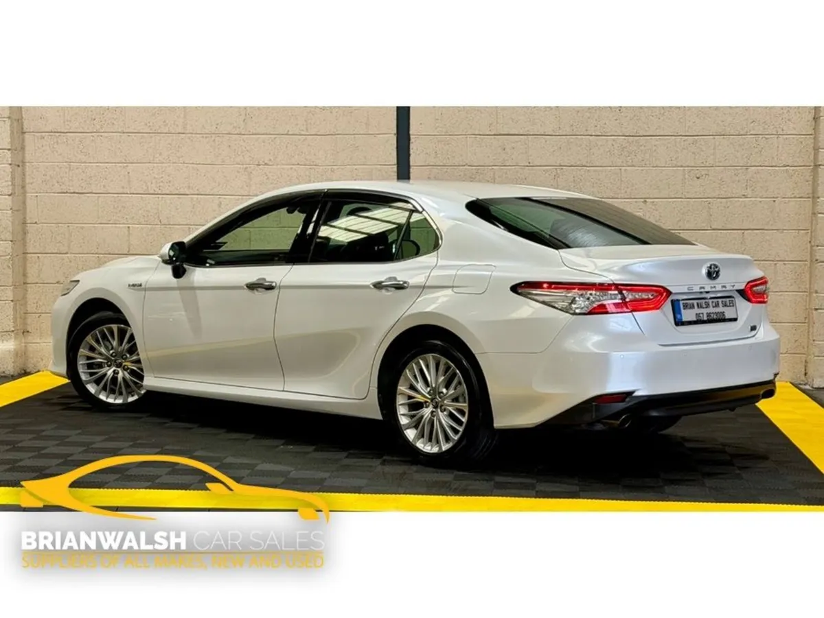 Toyota Camry G Leather Package - Image 2