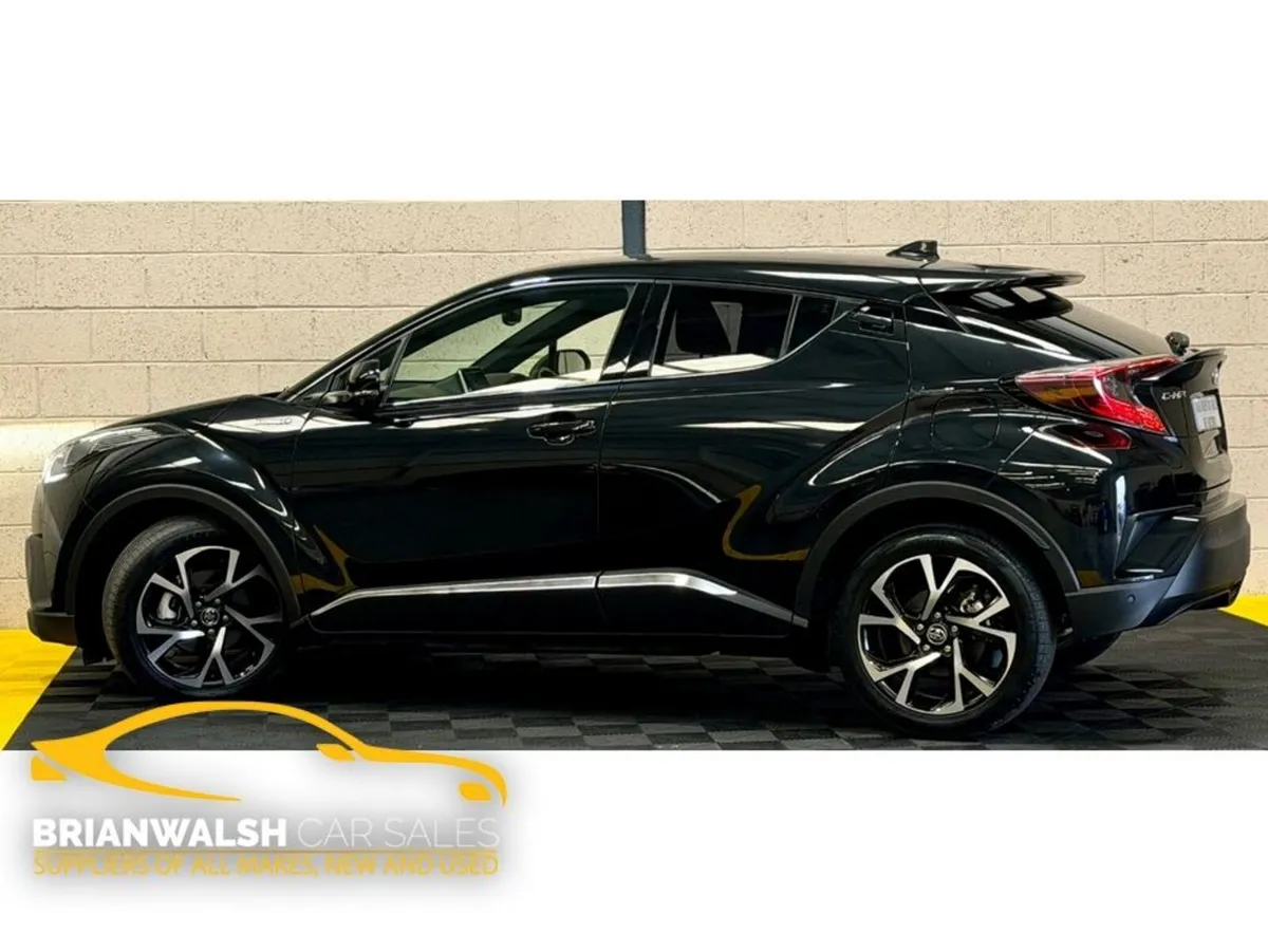 Toyota C-HR G Package Leather seats - Image 2