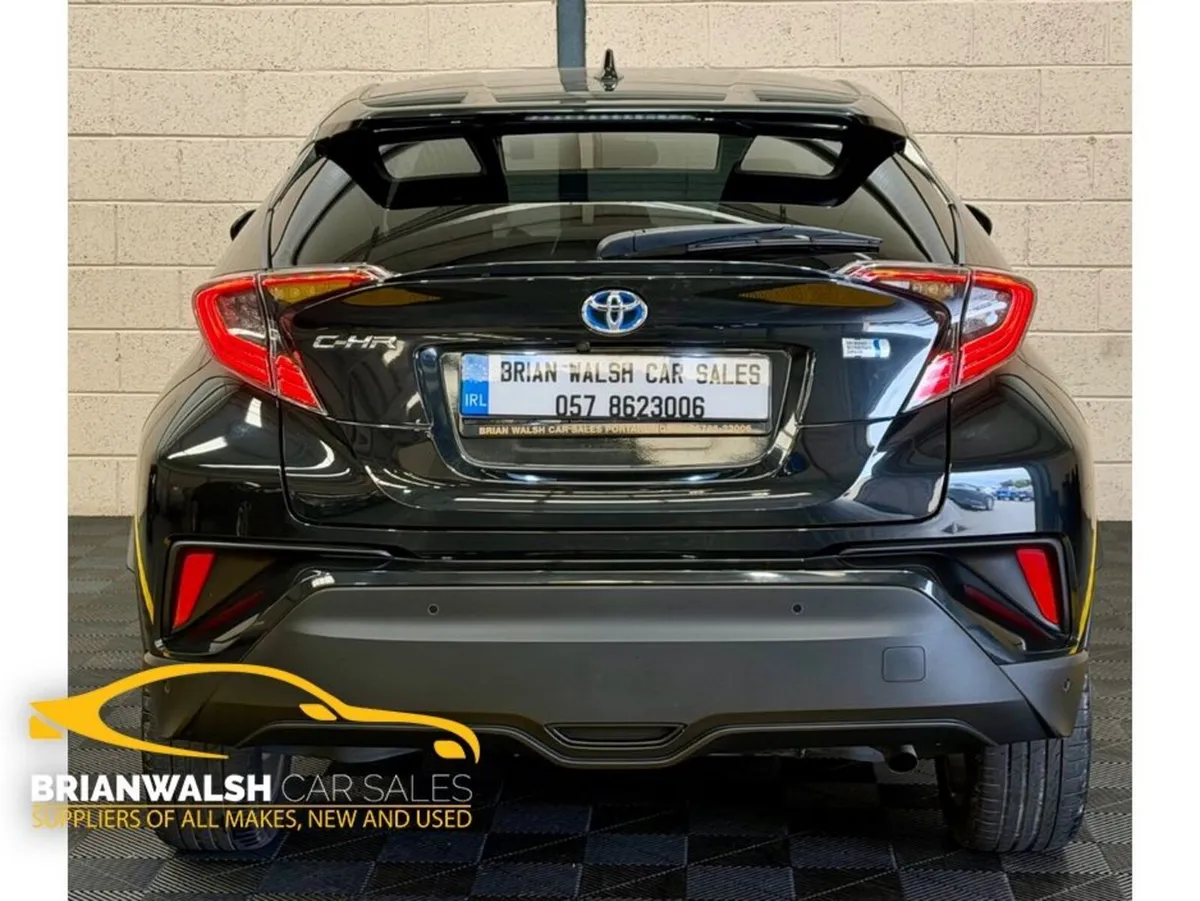 Toyota C-HR G Package Leather seats - Image 3