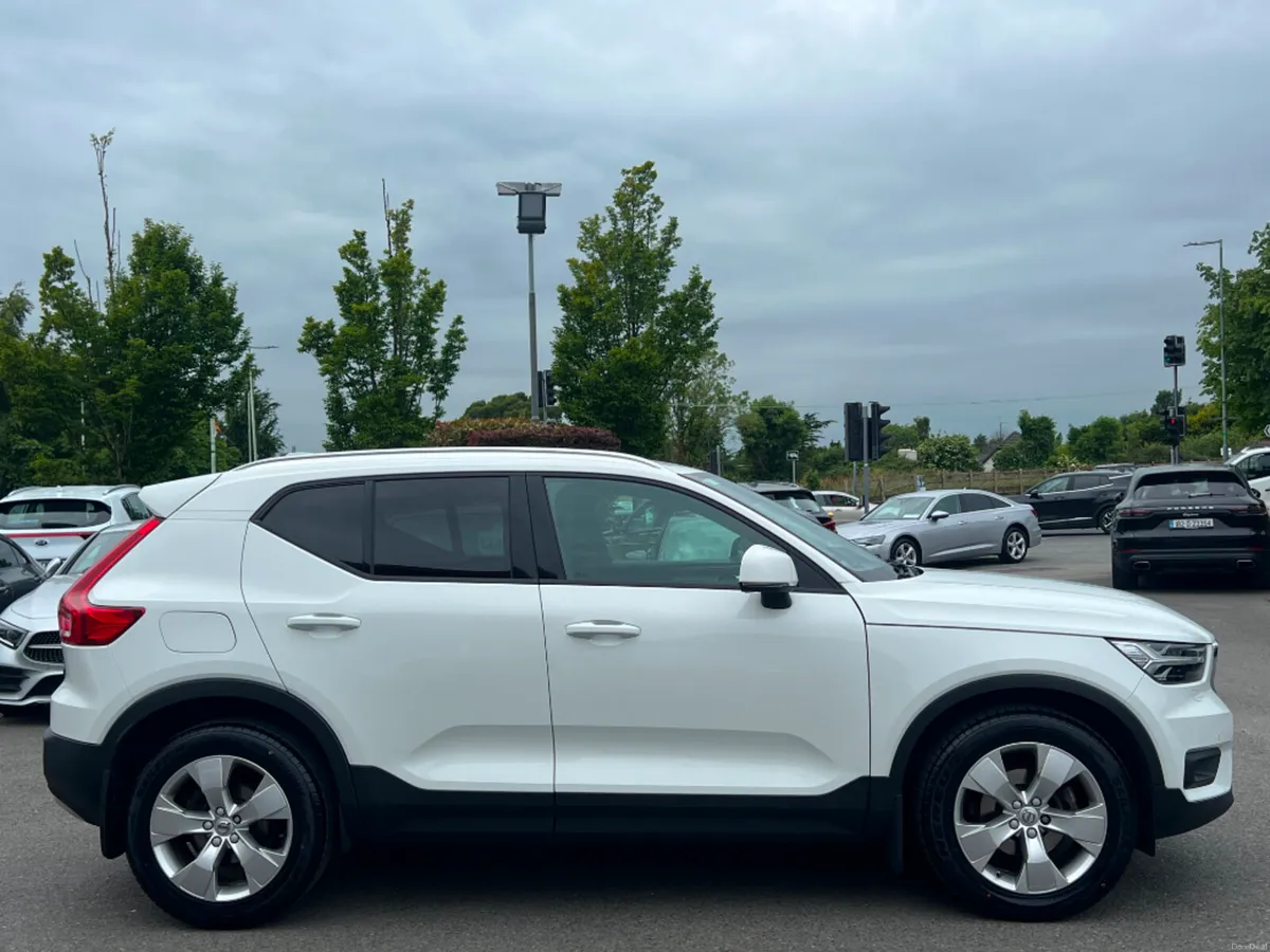 Volvo XC40 D3 MOM PRO AUTO *IRISH CAR* - Image 4