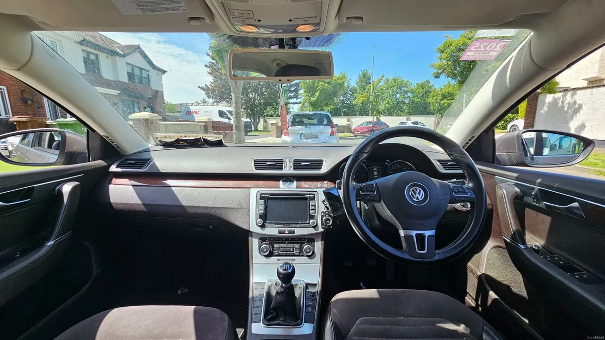 Volkswagen Passat 2011 - Image 4