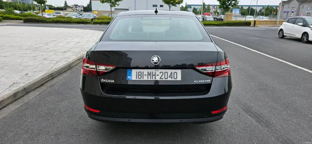 SKODA SUPERB STYLE 1.6TDI 120bhp LEATHER - Image 6