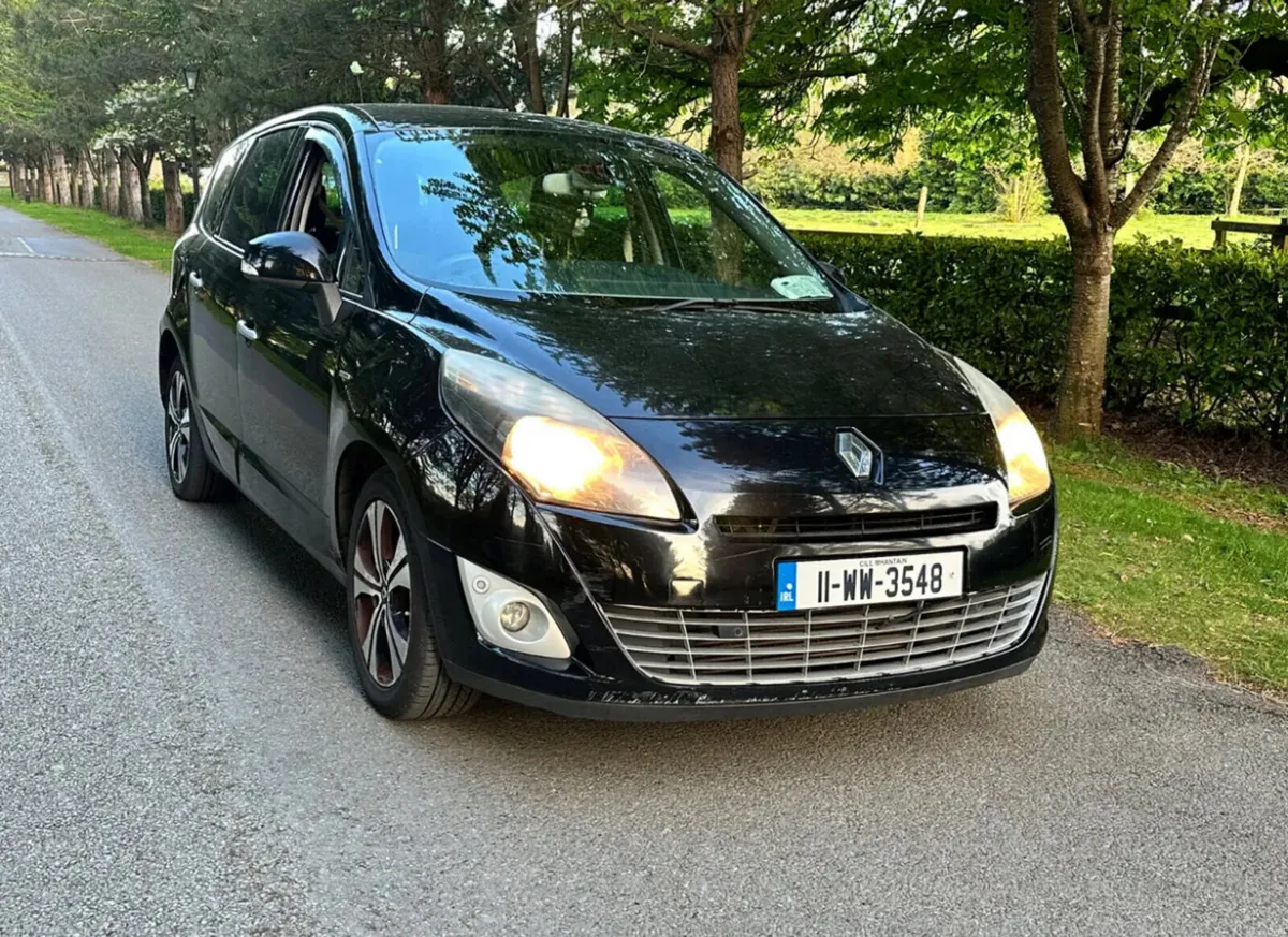 Renault  Scenic Automatic 2011 - Image 2