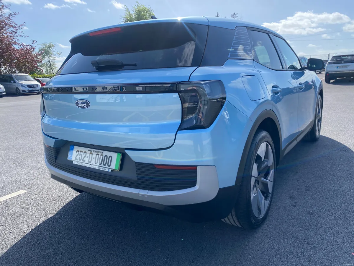 FORD EXPLORER PREMIUM 77KWH 210KW 2025 (252) - Image 6