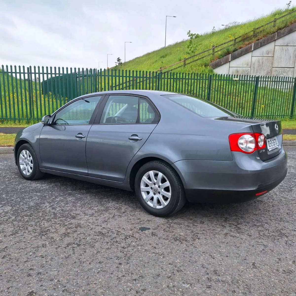 Volkswagen Jetta 1.6 2010 - Image 4