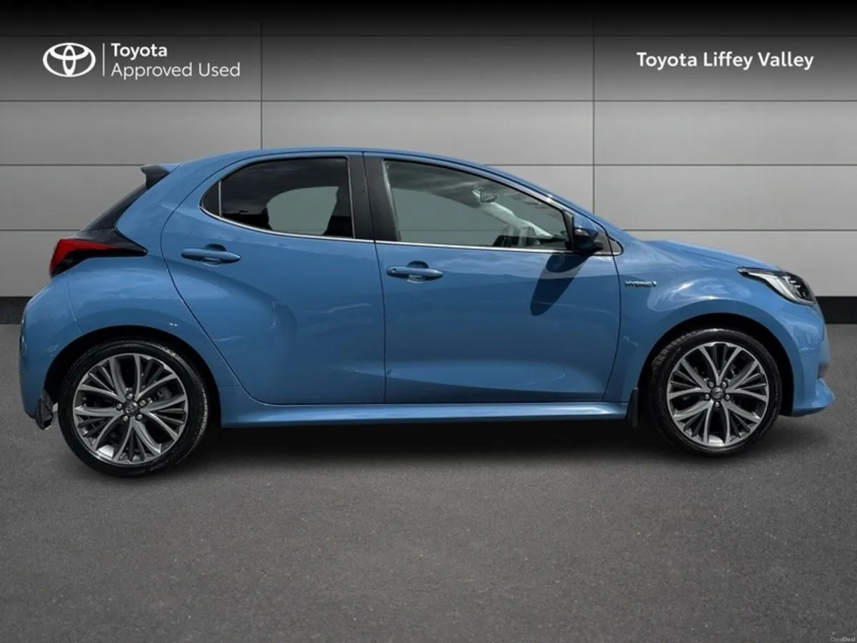 Toyota Yaris YARIS HYBRID PLATINUM - Image 3