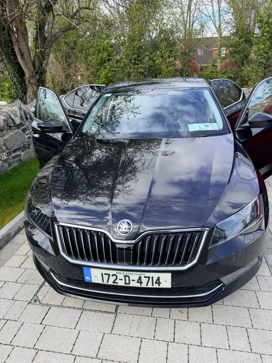 🚗 2017 (2) Skoda Superb - Automatic - Image 1