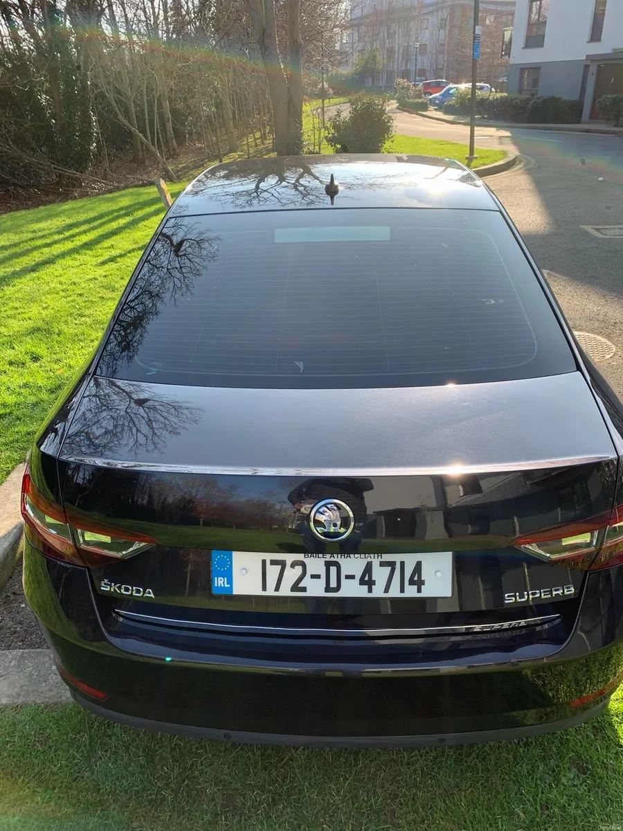 🚗 2017 (2) Skoda Superb - Automatic - Image 5