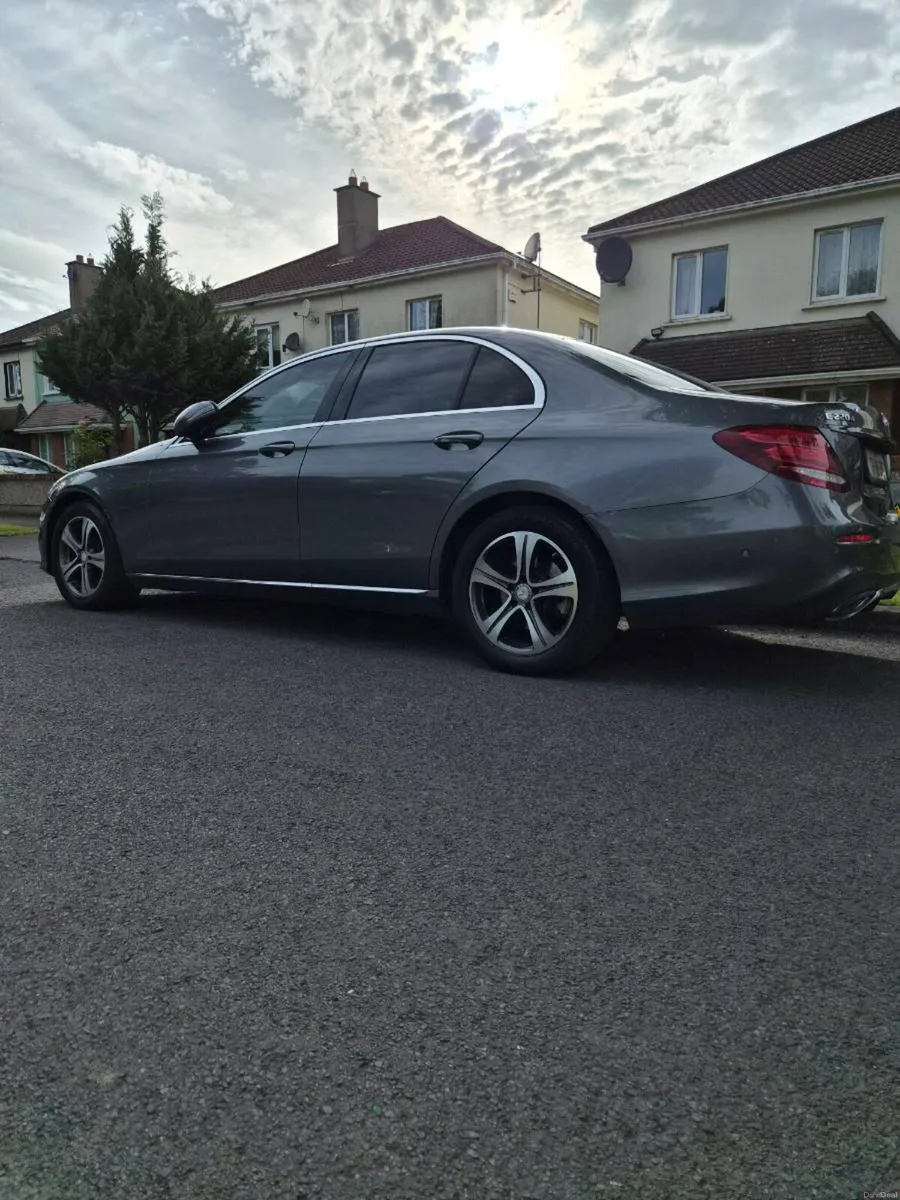 Mercedes Benz E230 Avangarde - Image 1