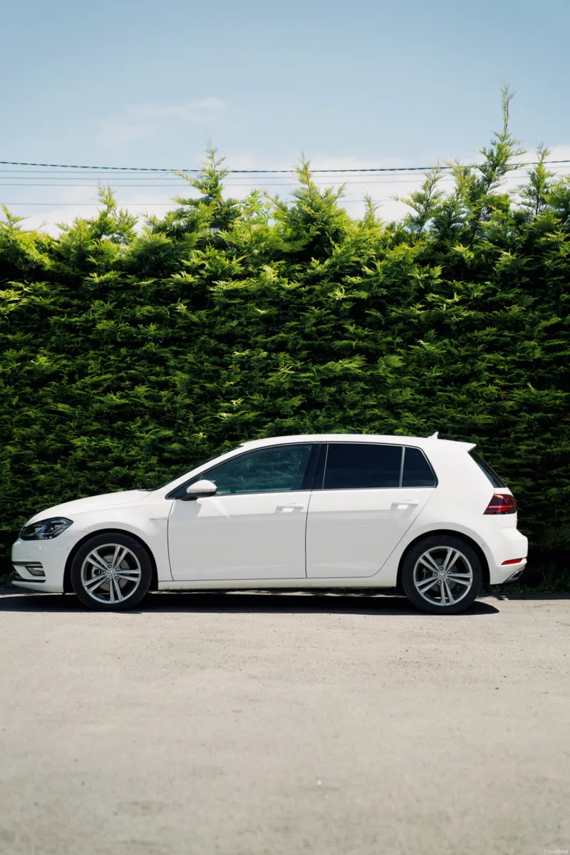 Volkswagen Golf 2.0 TDI Highline 2019 - Image 2