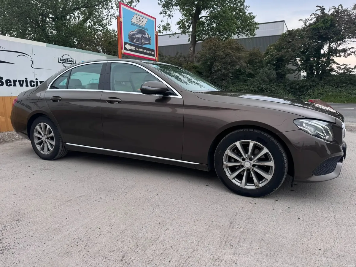 2016 Mercedes E 220 D AVANTGARDE Auto - Image 3