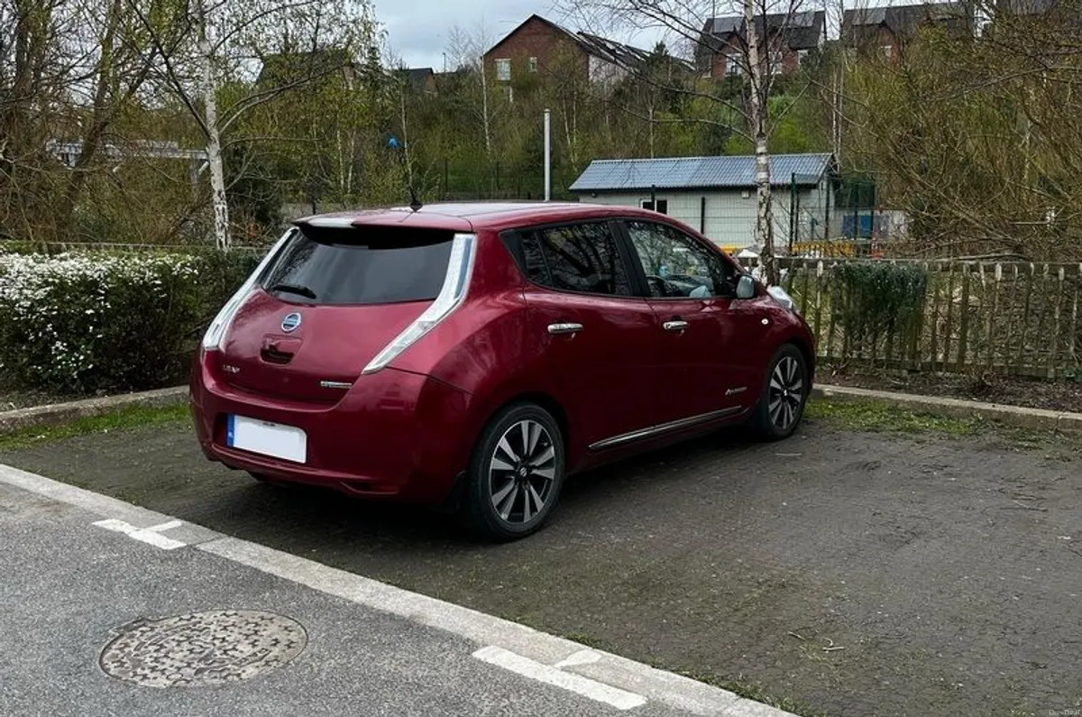 2016 Nissan Leaf - Image 3