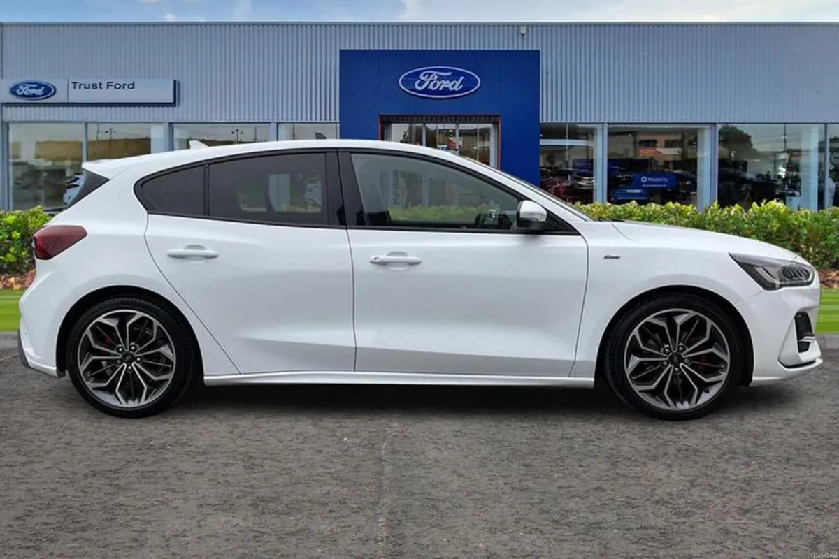 Ford Focus ST-Line X - Image 3