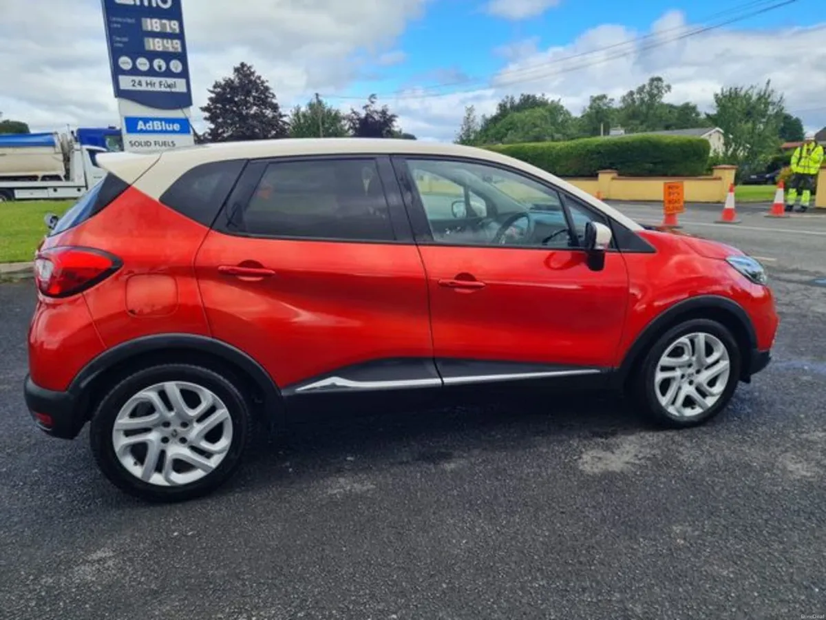 Renault Captur Signature 1.5 DCI 90 20 4DR - Image 2