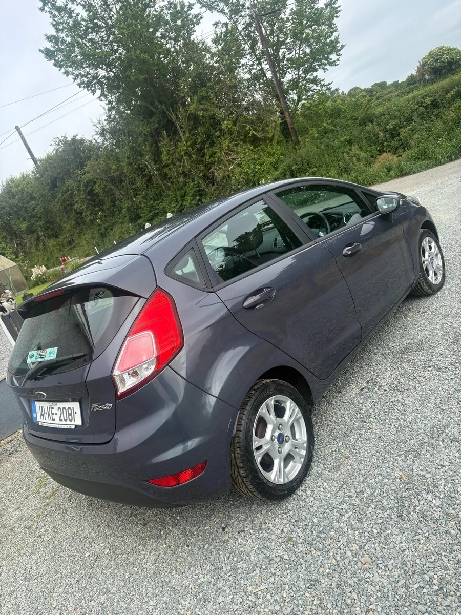 2014 ford fiesta - Image 2
