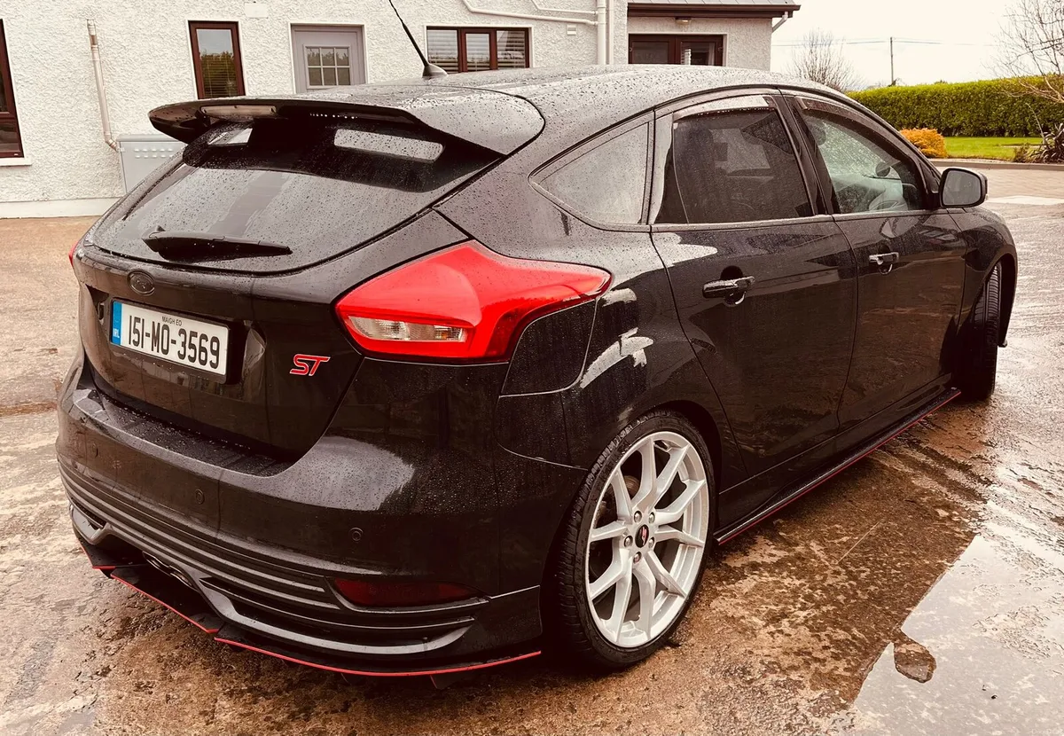 2015 Ford Focus ST-2 - Image 5