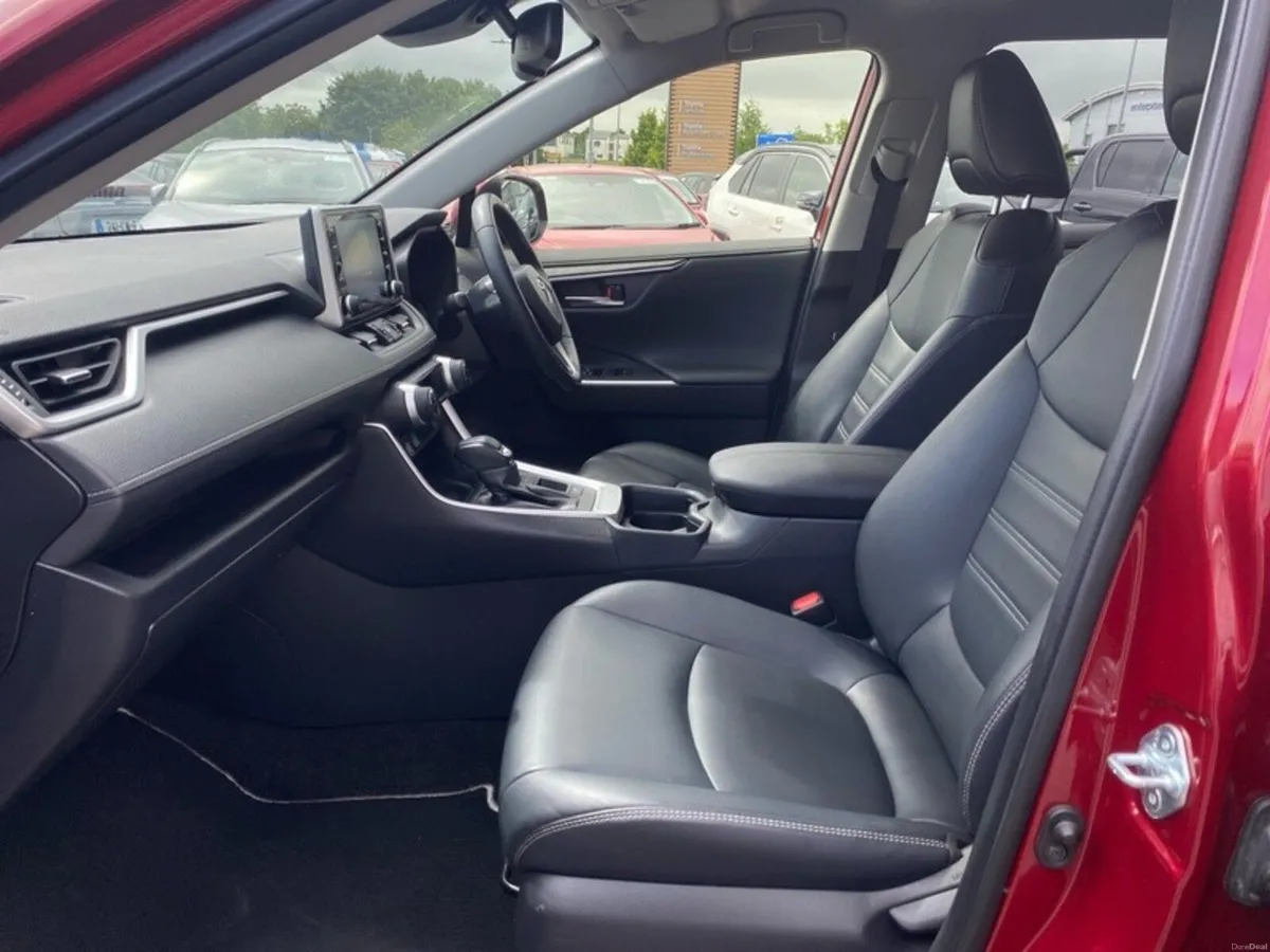 Toyota RAV4 HYBRID SOL - Image 6