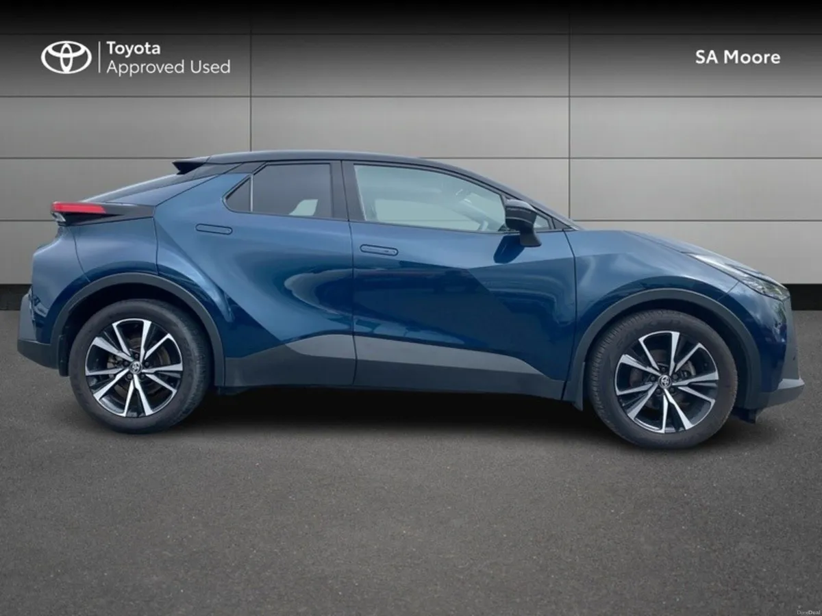 Toyota C-HR SPORT+ PANORAMIC ROOF - Image 3