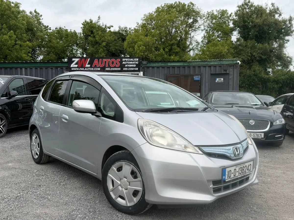 10 Honda Fit Hybrid - Image 2