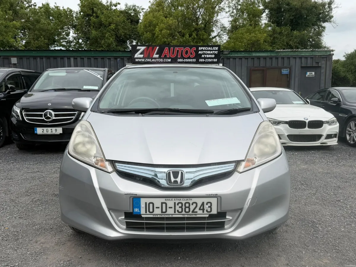 10 Honda Fit Hybrid - Image 3