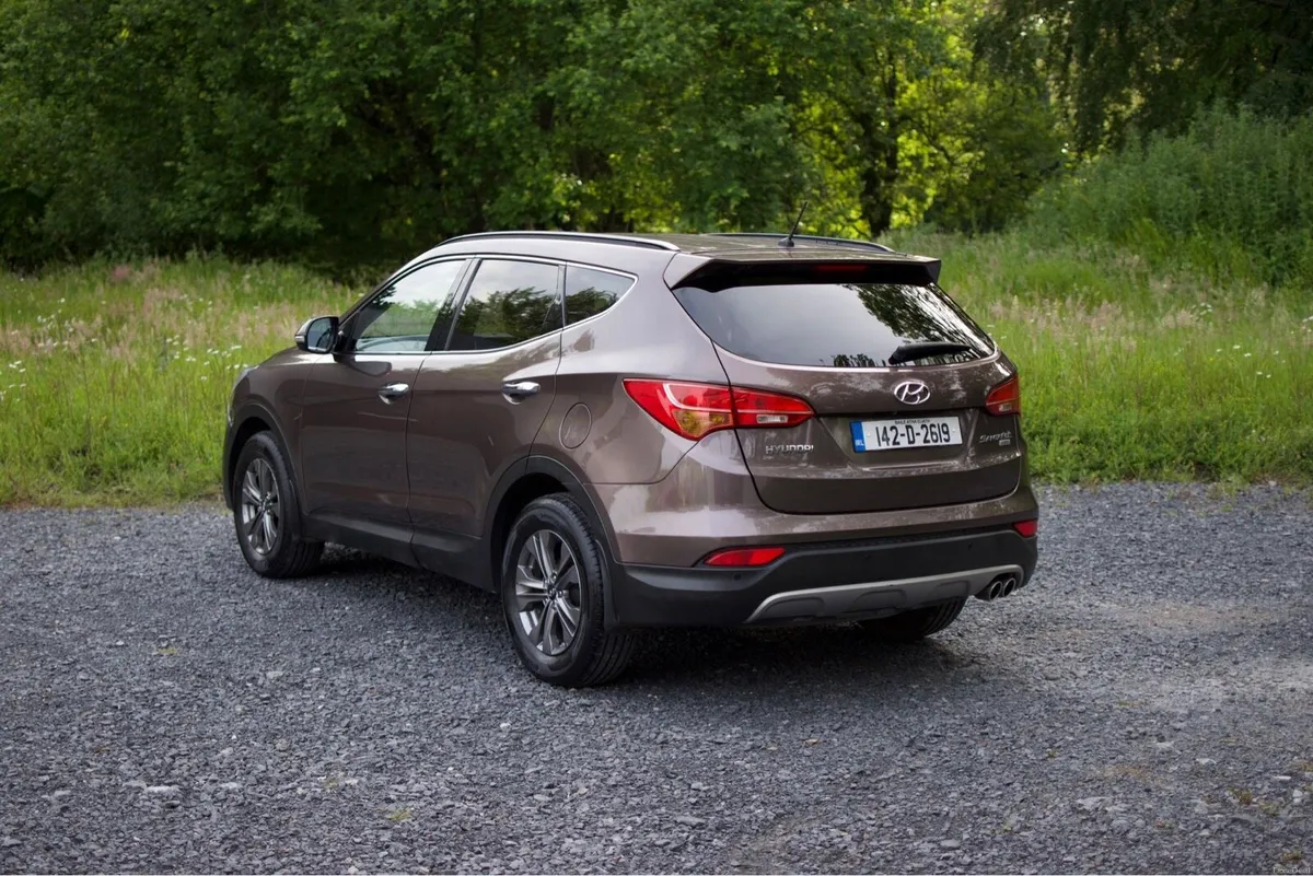 Hyundai Santa Fe 7 Seater - Image 3
