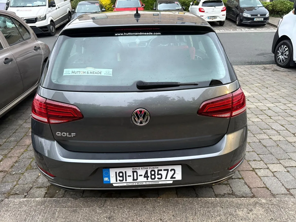 2019 Volkswagen Golf - Image 2