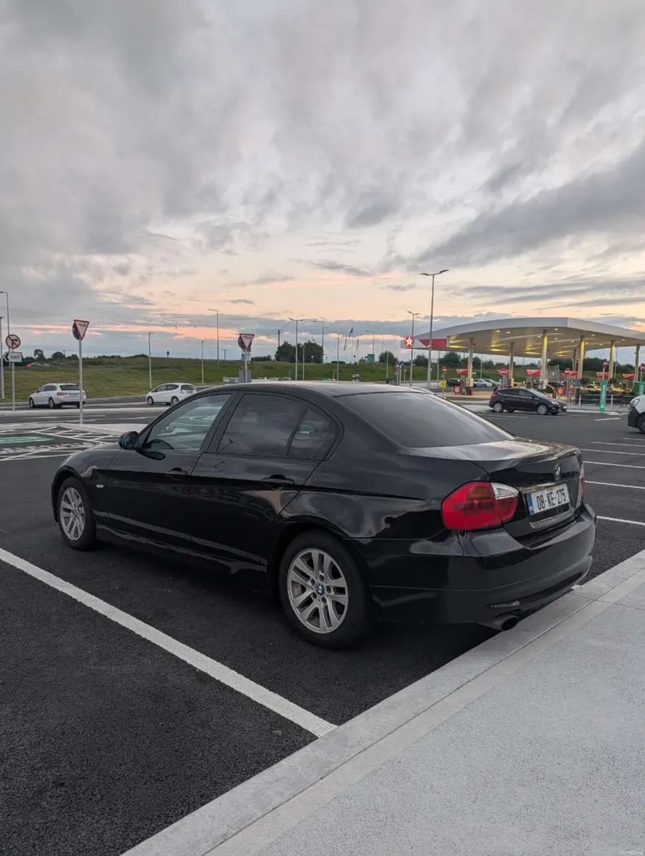 BMW 3 Series - Image 2
