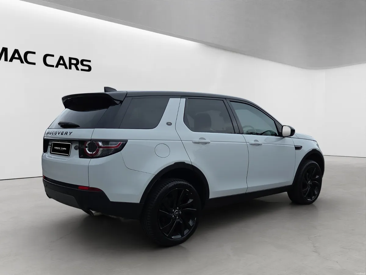 LAND ROVER DISCOVERY SPORT 2.0TD4 HSE BLACK EDT - Image 4
