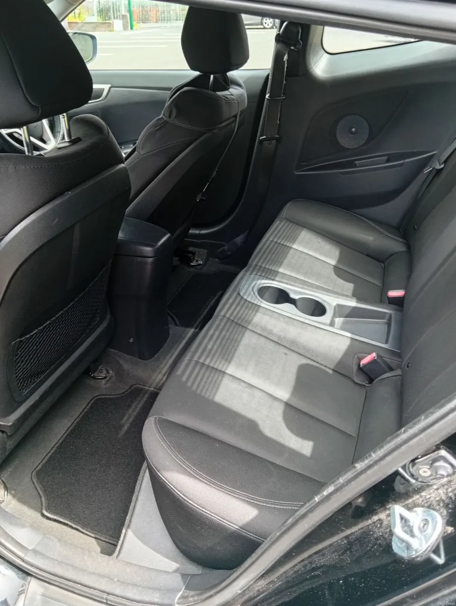Hyundai Veloster 2013 **NEW NCT** - Image 6