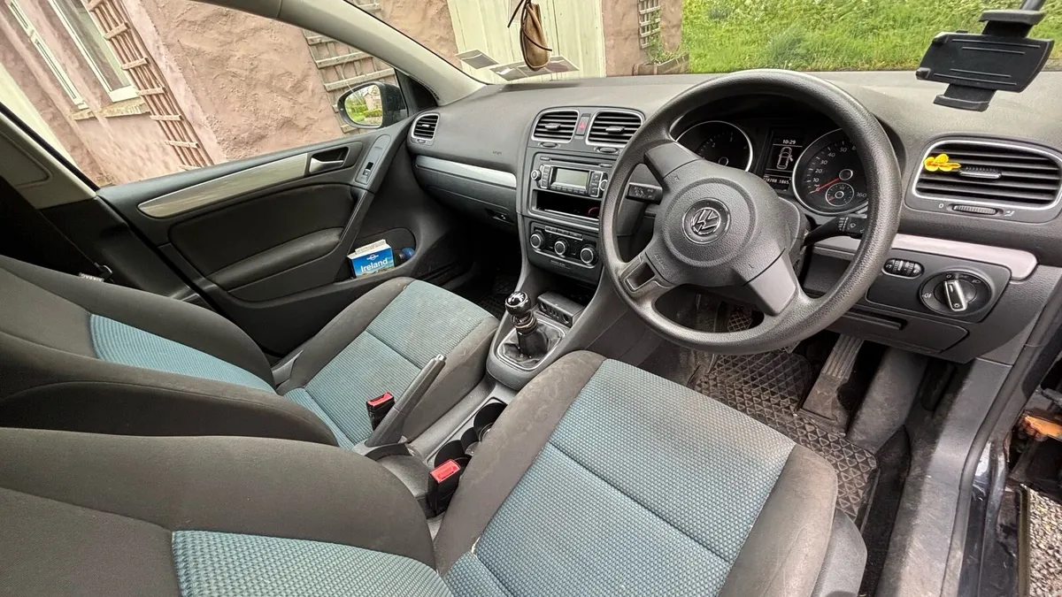 Volkswagen Golf 2011 - Image 1