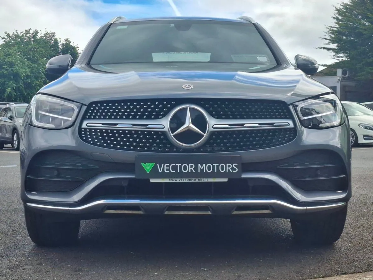 Mercedes-Benz GLC 300E AMG LINE 4MATIC PHEV BLACK - Image 3