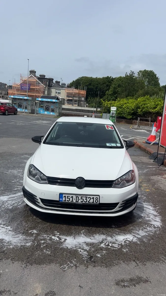White 2015 1.4 petrol golf - Image 1