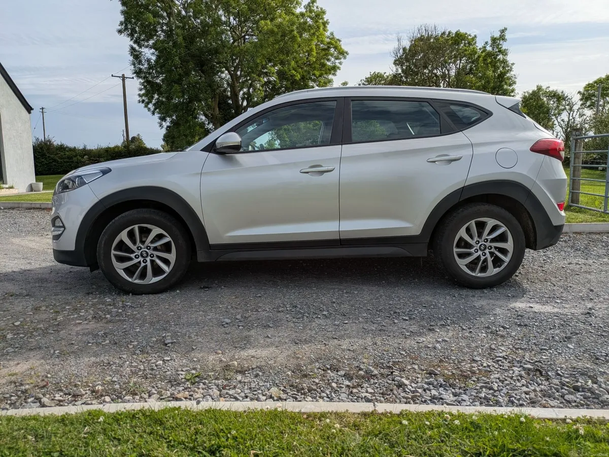 2017 Hyundai Tucson 1.7 CRDi SE Nav – High Spec - Image 3